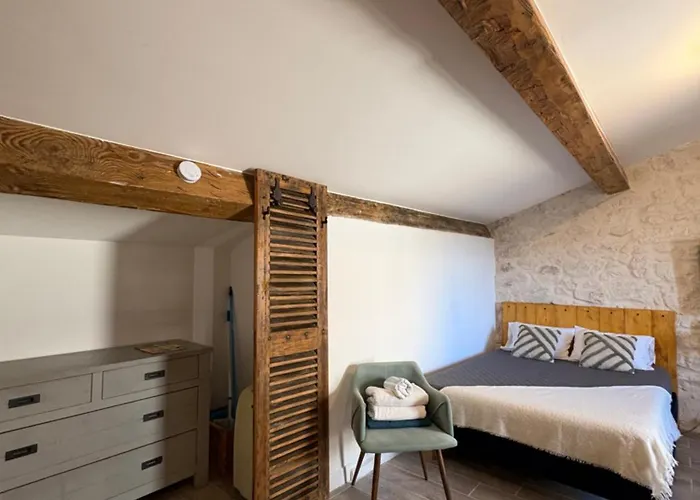 Two Bed * Ναρμπόν